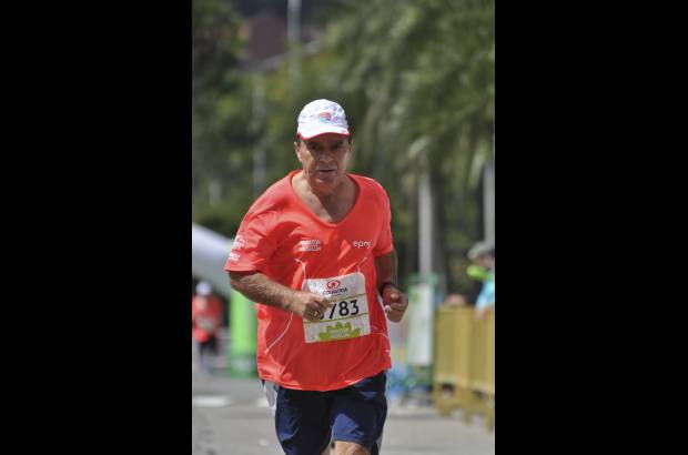 Esteban Jaramillo y Sebasti&#225;n Salazar - M&#225;s de 10 mil competidores se dieron cita en esta hist&#243;rica cita deportiva que se corr&#237;a en las modalidades de 5, 10, 21 y 42 kil&#243;metros.