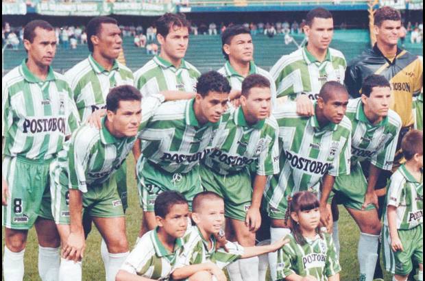 - 1999. Arriba, en orden de izquiera a derecha: Andr&#233;s Estrada, W&#225;lter Escobar, W&#237;lmer Orteg&#243;n, Oswaldo Mckenzie, Samuel Vanegas y Miguel Calero. Abajo aparecen en igual sentido: Pedro &#193;lvarez, R&#243;binson Mart&#237;nez, Le&#243;n Dar&#237;o Mu&#241;oz, N&#233;ider Morantes y Elkin Calle. T&#233;cnico: Luis Fernando Su&#225;rez, antioque&#241;o.