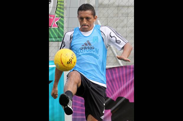 Jairo Pati&#241;o - Volante. 5 de abril de 1978, Cali, Valle del Cauca. 1,82 metros y 80 kilos.