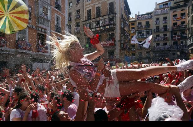 Reuters - Durante los Sanfermines, Pamplona puede llegar a recibir hasta un millón de visitantes de todo el mundo.