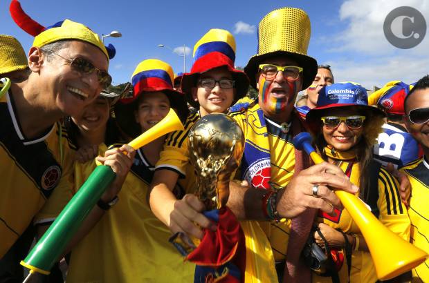FOTO JUAN ANTONIO S&#193;NCHEZ, ENVIADO ESPECIAL A BRASIL - Los aficionados que viajaron a territorio carioca para presenciar los partidos de la Selecci&#243;n hicieron sentir al equipo como en el Metropolitano, un gesto que Colombia respondi&#243; con tres goles.