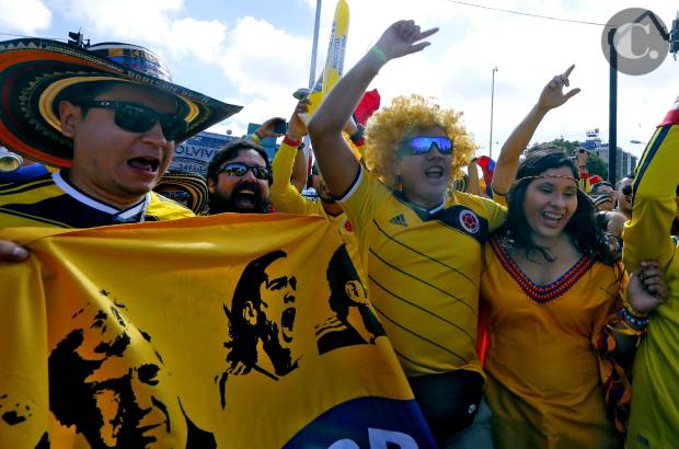 FOTO JUAN ANTONIO S&#193;NCHEZ, ENVIADO ESPECIAL A BRASIL - Los aficionados que viajaron a territorio carioca para presenciar los partidos de la Selecci&#243;n hicieron sentir al equipo como en el Metropolitano, un gesto que Colombia respondi&#243; con tres goles.