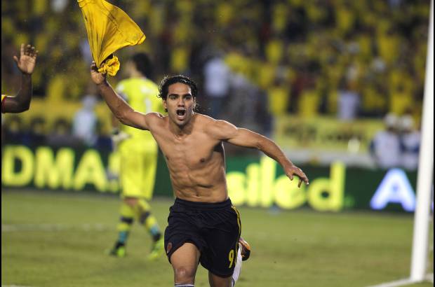 Juan Antonio S&#225;nchez - Radamel Falcao celebra el tercer gol de Colombia frente a Chile por las eliminatorias a Brasil 2014. Colombia clasific&#243; al Mundial despu&#233;s de 16 a&#241;os.