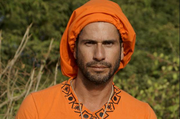 Cortes&#237;a Canal Caracol - Gregorio Pernia. 44 a&#241;os. C&#250;cuta. Actor. Con 21 hermanos su sue&#241;o fue ser actor y lo logr&#243;. Tiene 4 hijos con mujeres distintas. Le cautiv&#243; Desaf&#237;o &#193;frica el origen por el premio, la experiencia de estar en &#193;frica y la competencia. Le teme a su car&#225;cter explosivo y a la posibilidad de sufrir y pasar hambre.