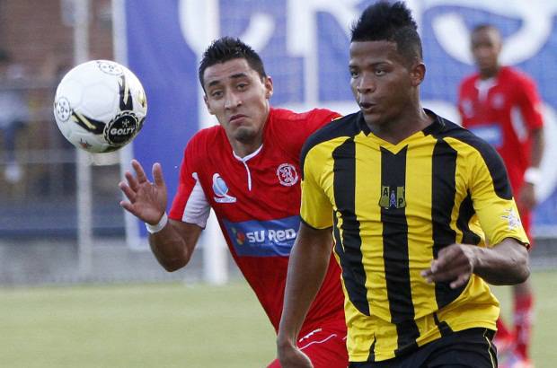 Hern&#225;n Vanegas - Gracias a los dos goles de Andr&#233;s Renter&#237;a y Palomeque y el descuento de Johan Arrieta de penalti, Alianza Petrolera efrentar&#225; al Am&#233;rica, por un cupo en la Primera Divisi&#243;n.