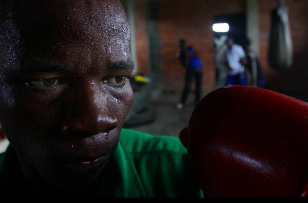 Hernán Vanegas - Cuentan que hace más de diez años nadie, llámese administración municipal, departamental y nacional, le mete la mano a las incipientes instalaciones deportivas.