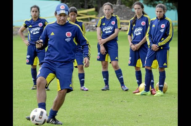 Colprensa - Con trabajos f&#237;sicos, t&#225;cticos y espec&#237;ficos, el equipo poco a poco ha ido amalgam&#225;ndose, pese a que la mayor&#237;a de las jugadoras convocadas debutar&#225;n con la selecci&#243;n en Brasi
