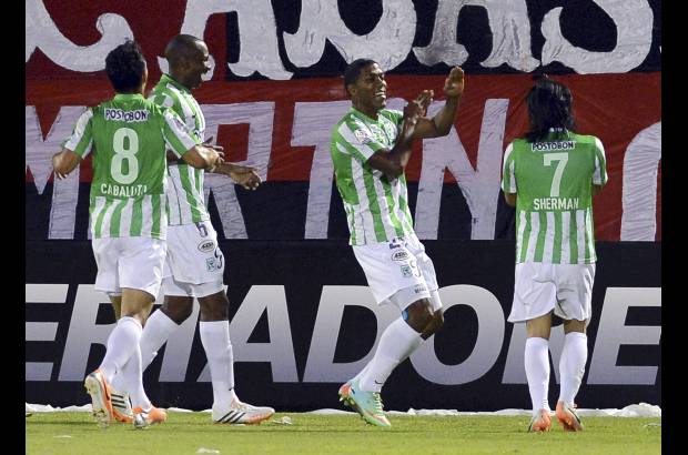 Reuters - Con goles de Trellez, C&#225;rdenas y Berr&#237;o, Atletico Nacional venci&#243; 1-3 a Newell&#180;s Old Boys y obtuvo el tiquete para la siguiente fase de la Libertadores, donde enfrentar&#225; al brasile&#241;o Mineiro.
