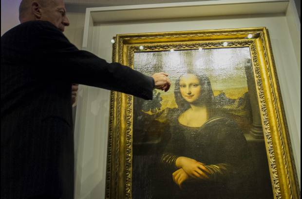 AP - La Mona Lisa admirada por miles de turistas que diariamente la visitan en el Louvre parece claramente &quot;m&#225;s mayor&quot; que la &quot;primera versi&#243;n&quot;.