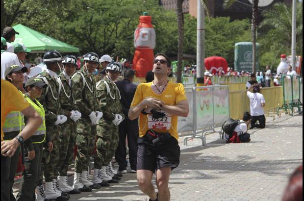 Esteban Jaramillo y Sebastián Salazar - Más de 10 mil competidores se dieron cita en esta histórica cita deportiva que se corría en las modalidades de 5, 10, 21 y 42 kilómetros.