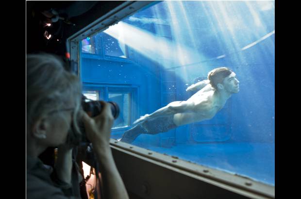 AP - El estadounidense centró la atención en la piscina olímpica de Londres. El de Baltimore (Maryland) no solo batió a su rival y amigo en el equipo estadounidense, Ryan Lochte, sino que regresó de la capital británica siendo el atleta más laureado de la historia del olimpismo.