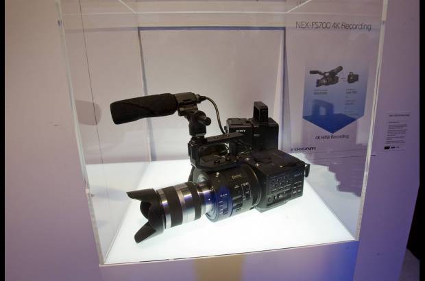 Reuters - Sony NEX-FS700 es la nueva videocámara de Sony.