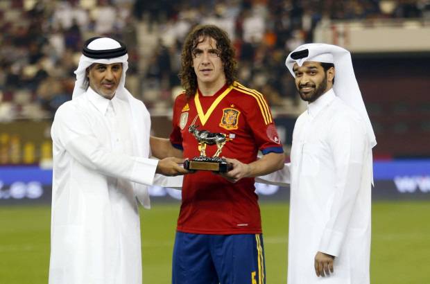 REUTERS - Carles Puyol vivi&#243; un partido especial en su regreso un a&#241;o despu&#233;s. Se convirti&#243; en el s&#233;ptimo futbolista espa&#241;ol en cumplir 100 partidos con la Roja.