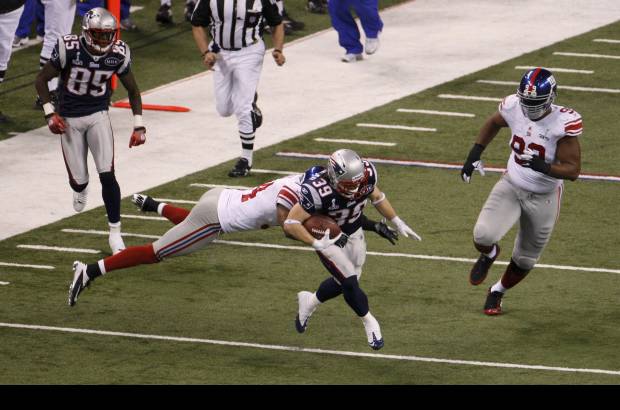 Reuters - Pero ah&#237; comenz&#243; de nuevo el calvario y la falta de acierto de los Patriots para haber conseguido la anotaci&#243;n que les hubiese permitido asegurar el marcador y no permitir la reacci&#243;n de los Giants, no lo hicieron y la historia se repiti&#243; como en el 2008.