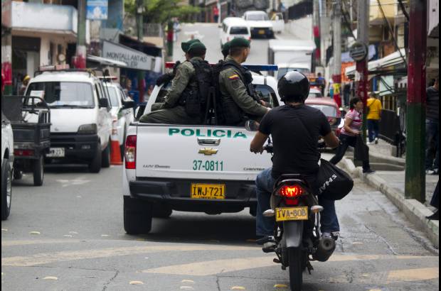 Esteban Vanegas - La Policía realizó continuos patrullajes en la zona para garantizar la seguridad de los ciudadanos, que tuvieron que desplazarse a pie, en taxi o bicicletas.