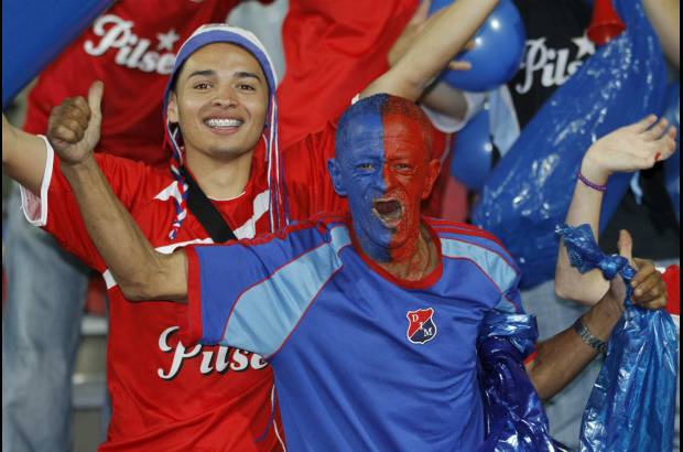 El Colombiano - Rojo y azul, los colores de moda.