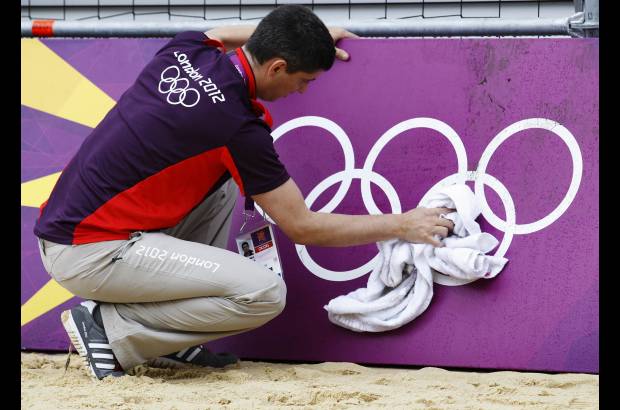 Reuters - Cada escenario recibe su toque para estar completamente listo para las justas.