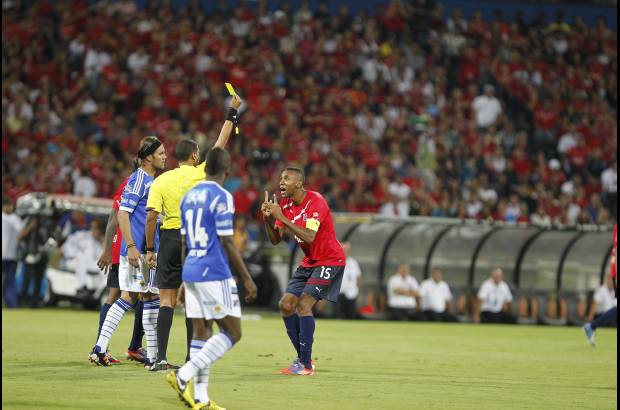 El Colombiano - John Vi&#225;fara, el l&#237;der rojo en la cancha, se perder&#225; el juego de vuelta al ser expulsado.