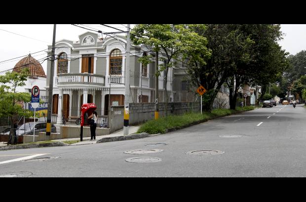 Jaime Pérez - Prado aún conserva la zona verde con una variedad de árboles y plantas de flores.