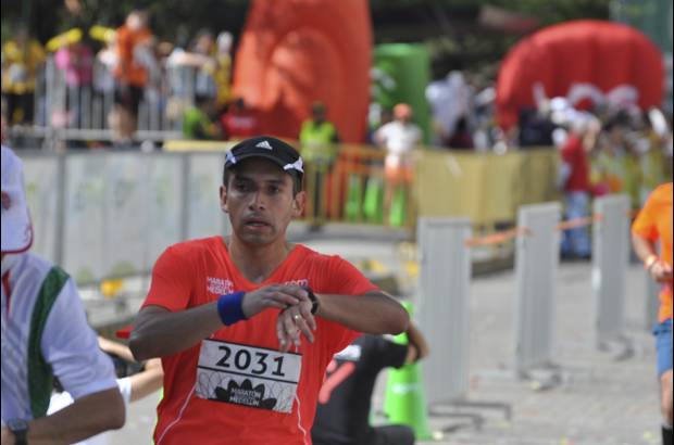 Esteban Jaramillo y Sebasti&#225;n Salazar - M&#225;s de 10 mil competidores se dieron cita en esta hist&#243;rica cita deportiva que se corr&#237;a en las modalidades de 5, 10, 21 y 42 kil&#243;metros.