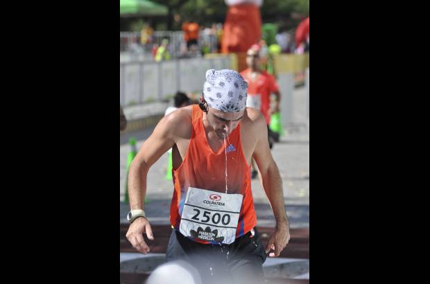 Esteban Jaramillo y Sebasti&#225;n Salazar - M&#225;s de 10 mil competidores se dieron cita en esta hist&#243;rica cita deportiva que se corr&#237;a en las modalidades de 5, 10, 21 y 42 kil&#243;metros.