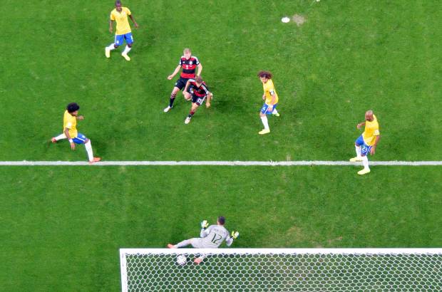FOTO AFP - Andre Sch&#252;rrle sustituy&#243; a Klose y a los once minutos de estar en el campo asest&#243; el sexto.