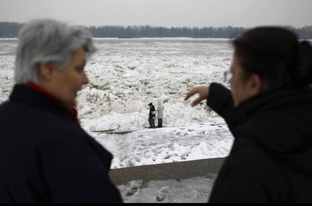 Reuters - Europa sufre una de las nevadas más fuertes en los últimos años.