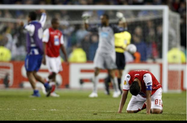 Reuters - Al final siempre celebra uno y se lamenta otro.