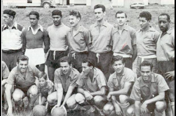 - 1954. N&#243;mina: Gabriel Mej&#237;a, Dar&#237;o Zapata, Ovidio Casartelli, Hern&#225;n Echeverri, Julio Gaviria, Atilio Miotti, Nicol&#225;s Gianastasio, Ignacio Galle, Tomasito Rodr&#237;guez, Julio Ulises, Hugo Yepes, Carlos Mosquera, Domingo Pepe, Miguel Zazzini, Carlos Gambina, Casimiro &#193;valos, Ram&#243;n Moyano y Humberto &#193;lvarez. T&#233;cnico: Fernando Patern&#243;ster, argentino.