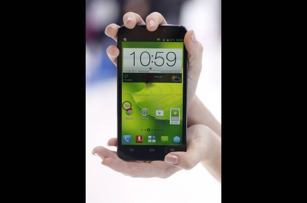 - Hace parte de una nueva categor&#237;a que se ha denominado como &quot;tabl&#233;fonos&quot;, h&#237;bridos de smartphones y tabletas. Este en particular se inspira en los cuadernos y tiene una pantalla de 5.7 pulgadas.