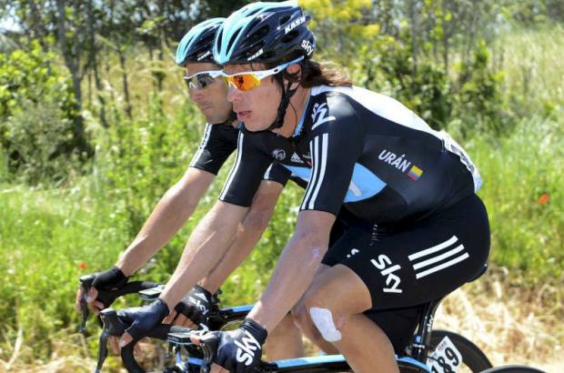 AP - El ciclista antioque&#241;o Rigoberto Ur&#225;n ocup&#243; el cuarto puesto de la cuarta etapa del Giro de Italia y subi&#243; al segundo puesto en la general.