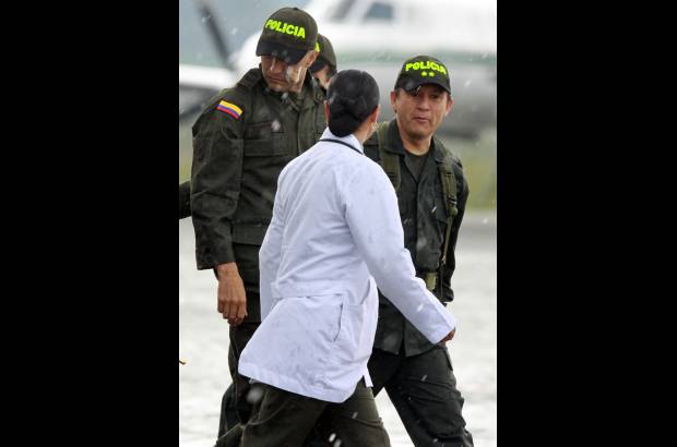Ra&#250;l Palacios-Colprensa - El Sargento Erazo logr&#243; evadir los disparos de los guerrilleros cuando el Ej&#233;rcito lanzaba una ofensiva sobre el campamento en el que estaba cautivo junto a otros cuatro uniformados, que fueron ejecutados en ese momento por sus captores.