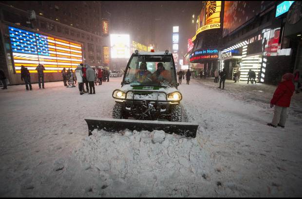 AP - Los funcionarios de transporte cerrarán los caminos al sur de Albany y al este de la Ciudad de Nueva York, en donde se espera la caída de hasta 20 centímetros de nieve.