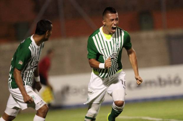FOTOS HERN&#193;N VANEGAS - Fernando Uribe, con cabezazo certero al palo izquierdo de Estacio, abri&#243; la senda del triunfo verde.