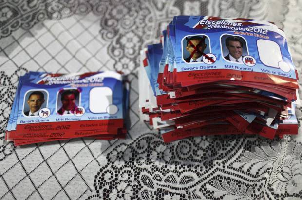 Reuters - Un local fue simulado como centro electoral y se imprimieron 3.000 boletas, con unos 700 d&#243;lares de fondos recaudados entre la poblaci&#243;n, con las caras de los dos candidatos, el presidente Obama y su contrincante Mitt Romney.