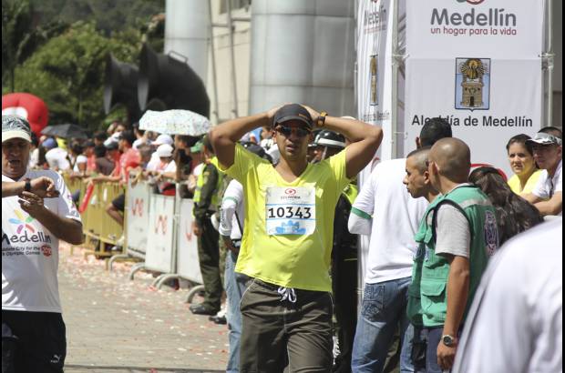 Esteban Jaramillo y Sebastián Salazar - Más de 10 mil competidores se dieron cita en esta histórica cita deportiva que se corría en las modalidades de 5, 10, 21 y 42 kilómetros.