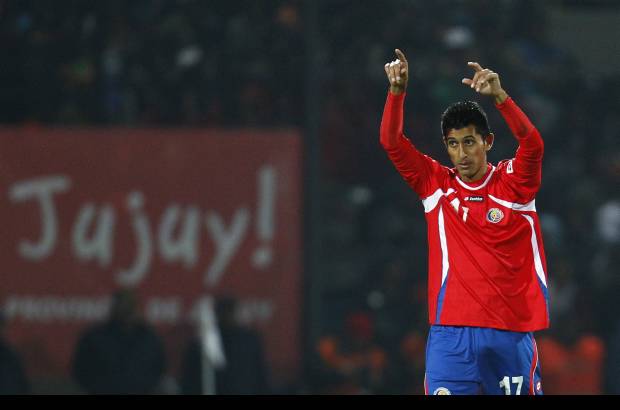 Reuters - Con el resultado, Colombia lidera el grupo con cuatro puntos; m&#225;s atr&#225;s aparecen Costa Rica con tres, Argentina con dos y Bolivia con uno.