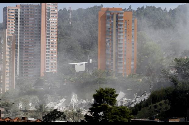 Donaldo Zuluaga - As&#237; qued&#243; el sector luego de la implosi&#243;n. No hubo personas heridas.