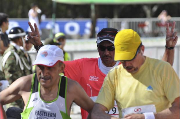 Esteban Jaramillo y Sebasti&#225;n Salazar - M&#225;s de 10 mil competidores se dieron cita en esta hist&#243;rica cita deportiva que se corr&#237;a en las modalidades de 5, 10, 21 y 42 kil&#243;metros.