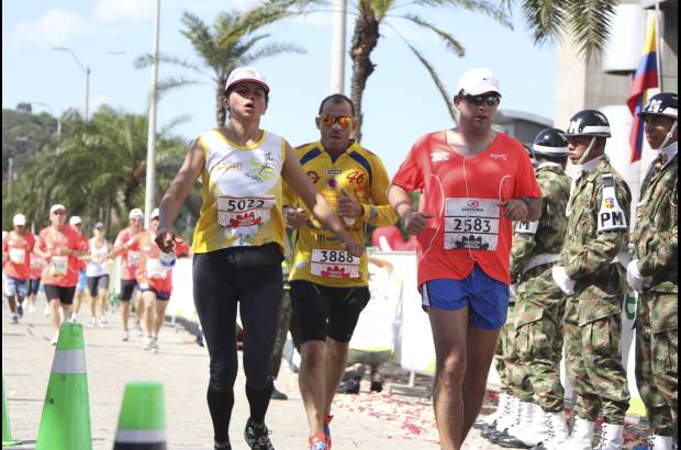 Esteban Jaramillo y Sebasti&#225;n Salazar - M&#225;s de 10 mil competidores se dieron cita en esta hist&#243;rica cita deportiva que se corr&#237;a en las modalidades de 5, 10, 21 y 42 kil&#243;metros.