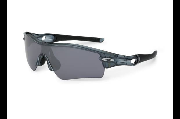 AP - Estas gafas fueron utilizadas por los mineros para proteger sus ojos, ya que hacia dos meses no veían la luz directa del sol.