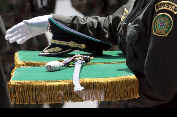 Hernán Vanegas - Con honores reservados a los héroes de la patria fue despedido el coronel Flórez, quien fue asesinado por un francotirador mientras adelantaba un patrullaje en la vía Medellín-Caucasia.