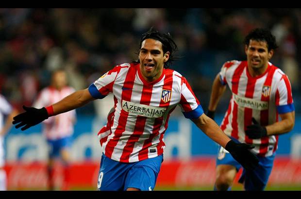 Cortes&#237;a - Falcao celebr&#243; con el Atl&#233;tico de Madrid el t&#237;tulo de la Liga Europea 2011-12.