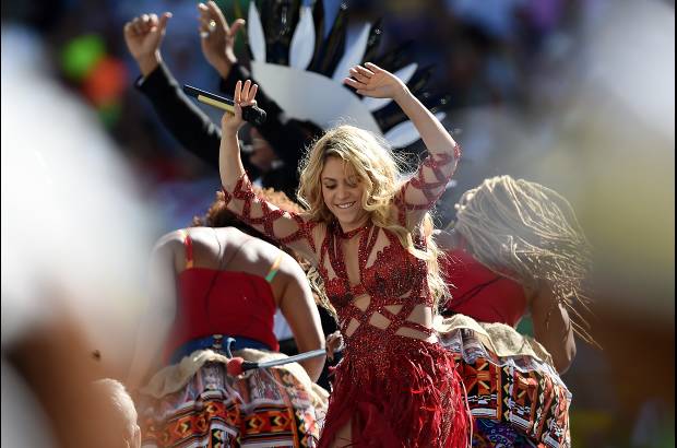 AFP - Los rumores sobre el segundo embarazo de Shakira siguen circulando por redes sociales. Algunos medios de comunicaci&#243;n confirmaron que fuentes allegadas a la barranquillera dijeron que s&#237; est&#225; embarazada, pero hasta el momento la noticia no se ha hecho oficial. El rumor comenz&#243; despu&#233;s de la presentaci&#243;n de Shakira en la clausura del Mundial Brasil 2014.