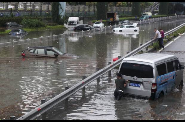 Reuters - Lluvias dejaron graves inundaciones en China.