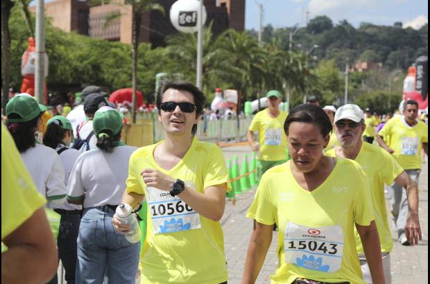 Esteban Jaramillo y Sebastián Salazar - Más de 10 mil competidores se dieron cita en esta histórica cita deportiva que se corría en las modalidades de 5, 10, 21 y 42 kilómetros.