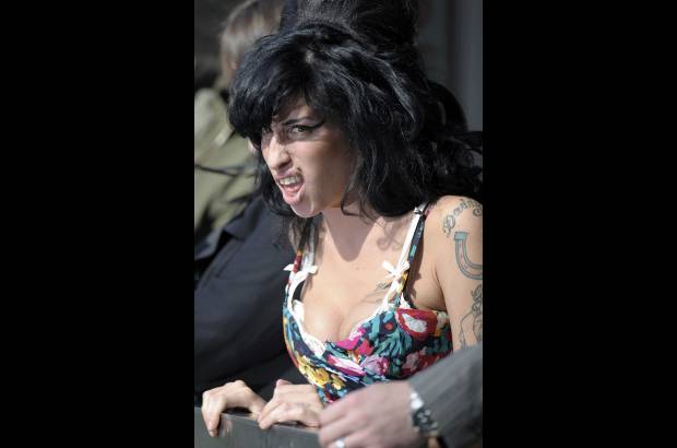 Reuters - Tuvo en su corta carrera constantes problemas con las drogas y el alcohol.