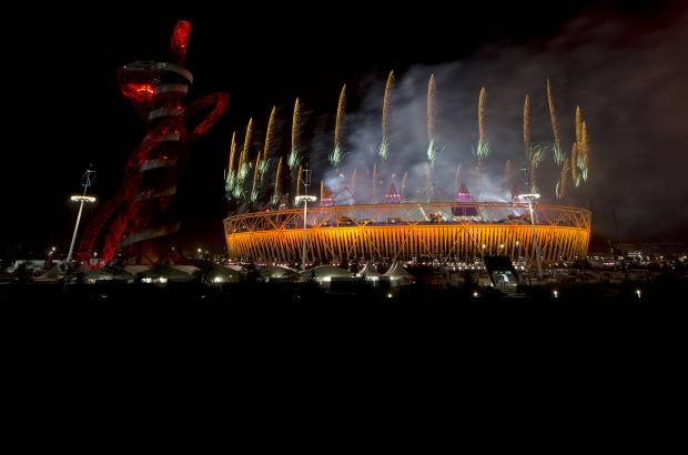 AP - La ceremonia, dirigida por Jenny Sealey y Bradley Hemmings y titulada Ilustración (Enlightenement en inglés).