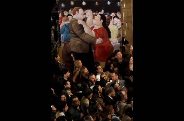 AP - Además del presidente, Fernando Botero estuvo acompañado por el embajador de Colombia en México, José Gabriel Ortiz; la presidenta del Consejo Nacional para la Cultura y las Artes,Consuelo Sáizar; el secretario de Educación Pública, José Angel Córdova; y Lina Botero, hija del artista y curadora de la muestra.