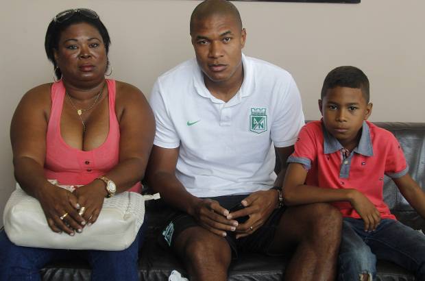 Julio C&#233;sar Herrera - Alexis Henr&#237;quez se notaba sonriente por la presencia de unas ocho personas de su familia que llegaron desde Santa Marta para animarlo.